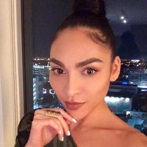 Meet your Posher, Yuliya